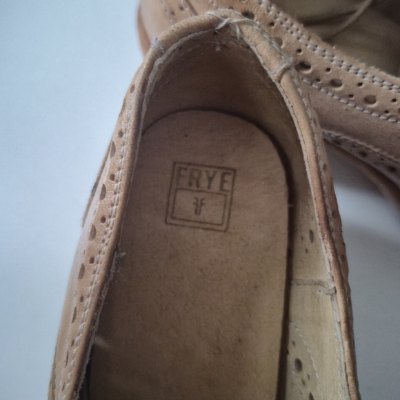 Frye Shoes, Vintage Tan Leather Wingtip Oxford Block Heels, Dark Academia, Sz 10 - Picture 4 of 11